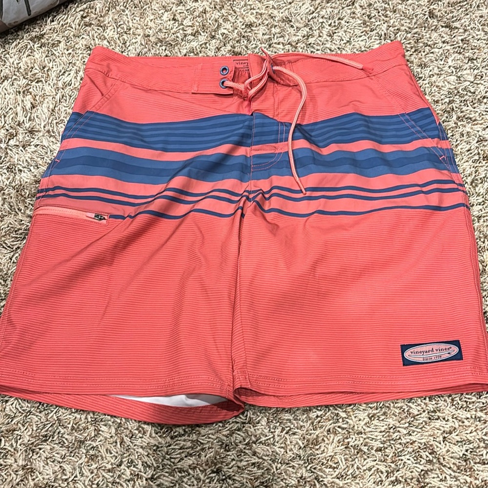 Like new vineyard vines bathing suit